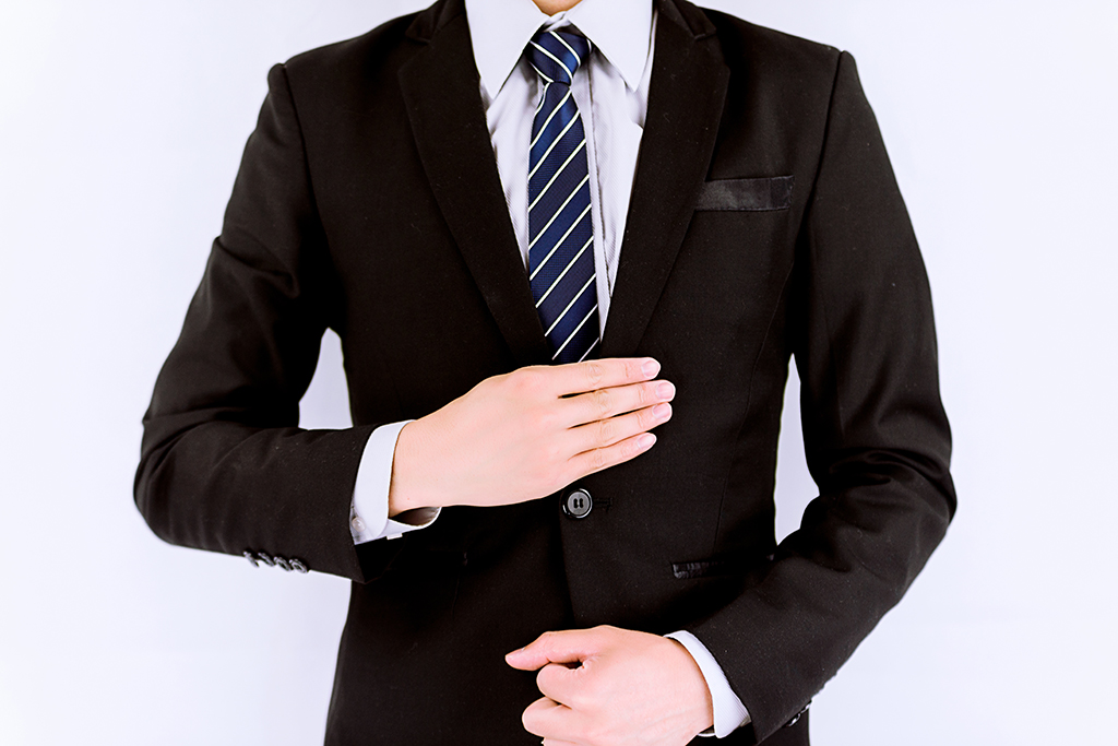 香港人如何在境內(nèi)控股公司，需要哪些文件